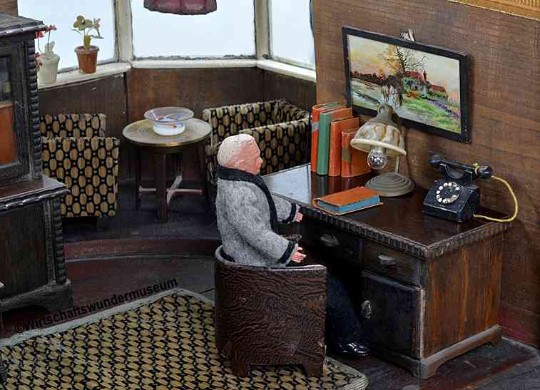 Historische Puppenstube 1920er Jahre Historische Puppenstube 1920er Jahre